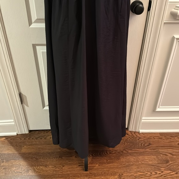 H&M Sleeveless V-neck Dress - Picture 4 of 6